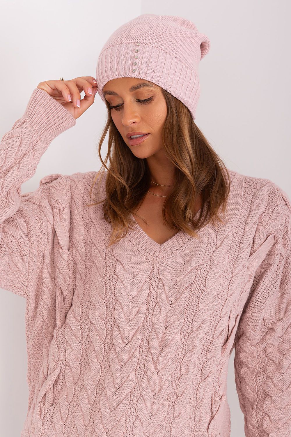 Bonnet model 187433 Rue Paris
