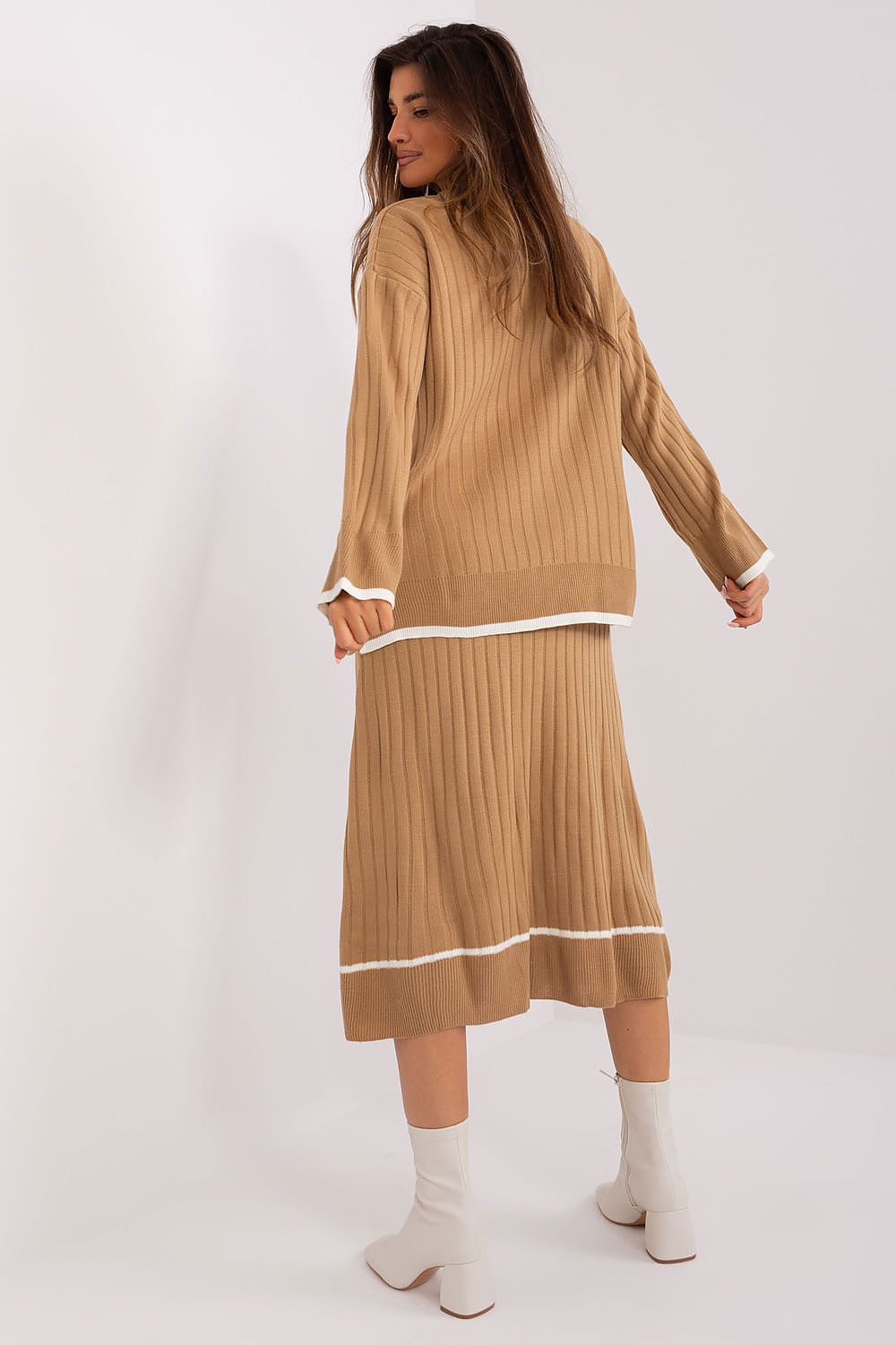 L`ensemble model 190779 Badu