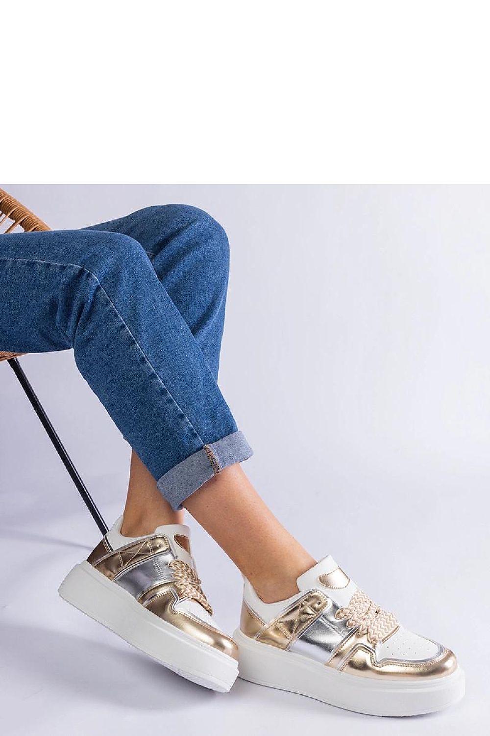 Baskets model 207116 Solea
