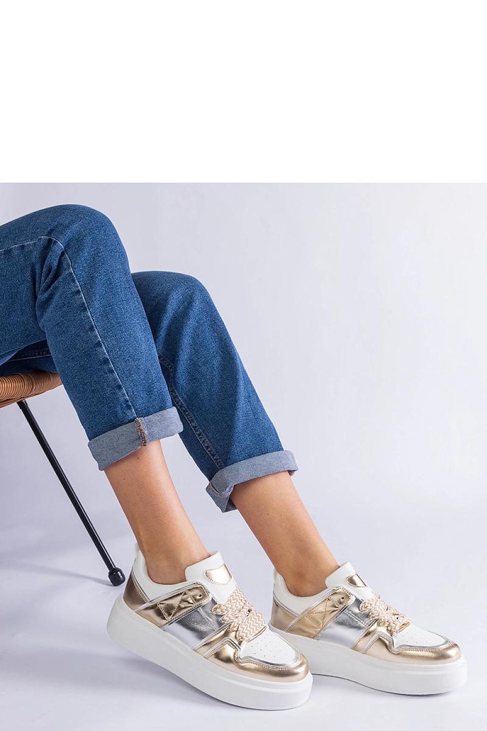 Baskets model 207116 Solea