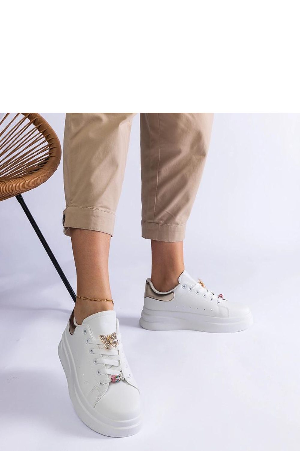 Baskets model 207134 Solea