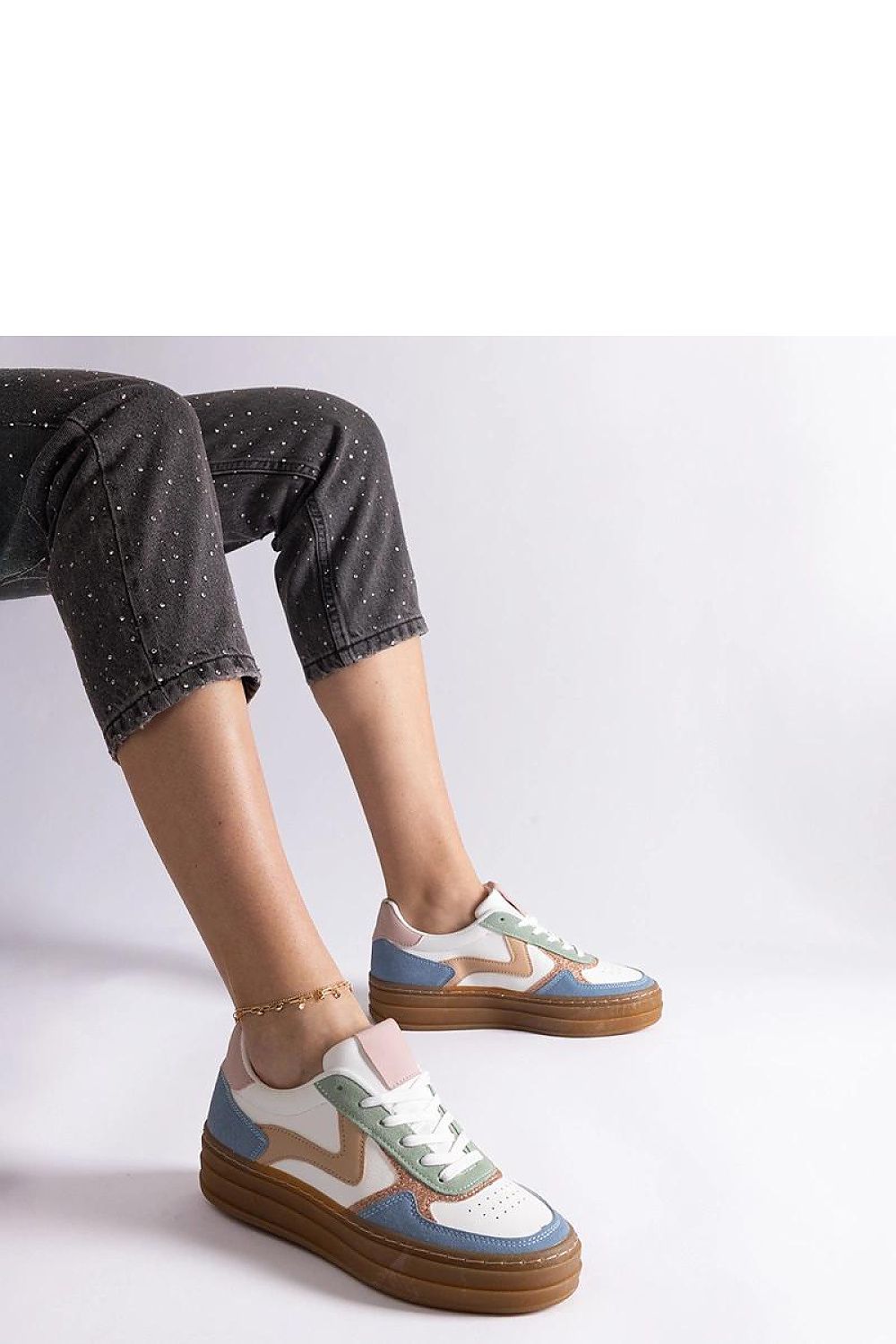 Baskets model 207182 Solea