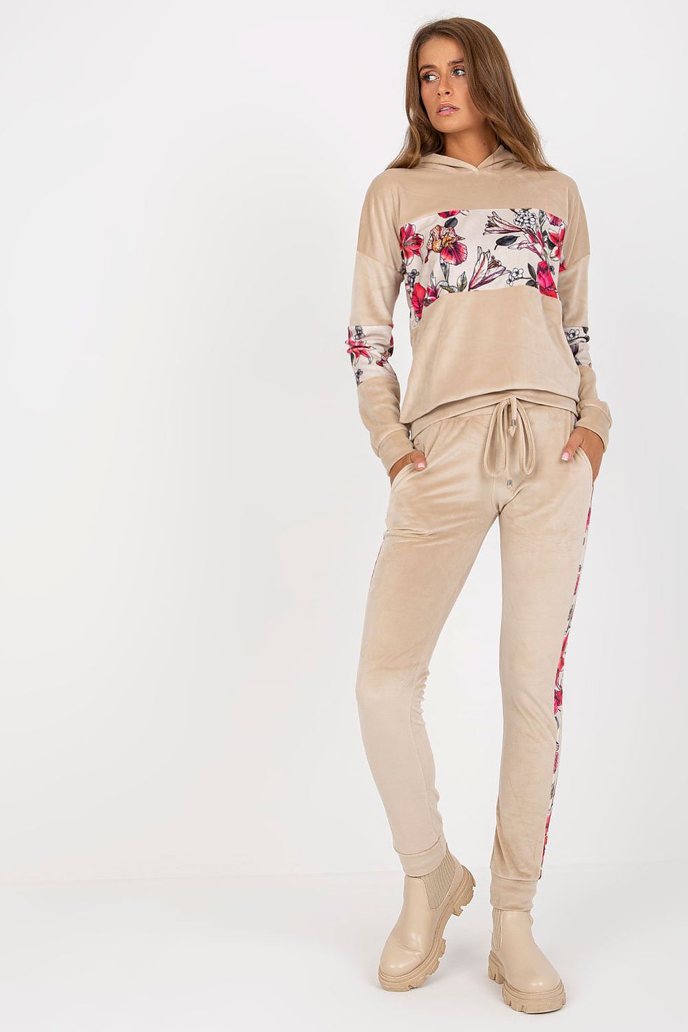 L`ensemble model 170348 Rue Paris