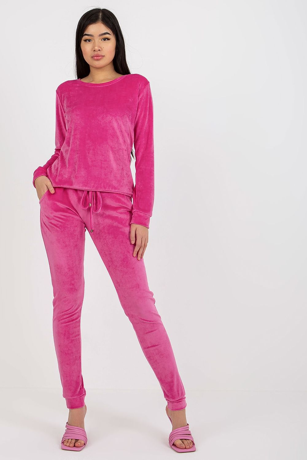L`ensemble model 175106 Rue Paris