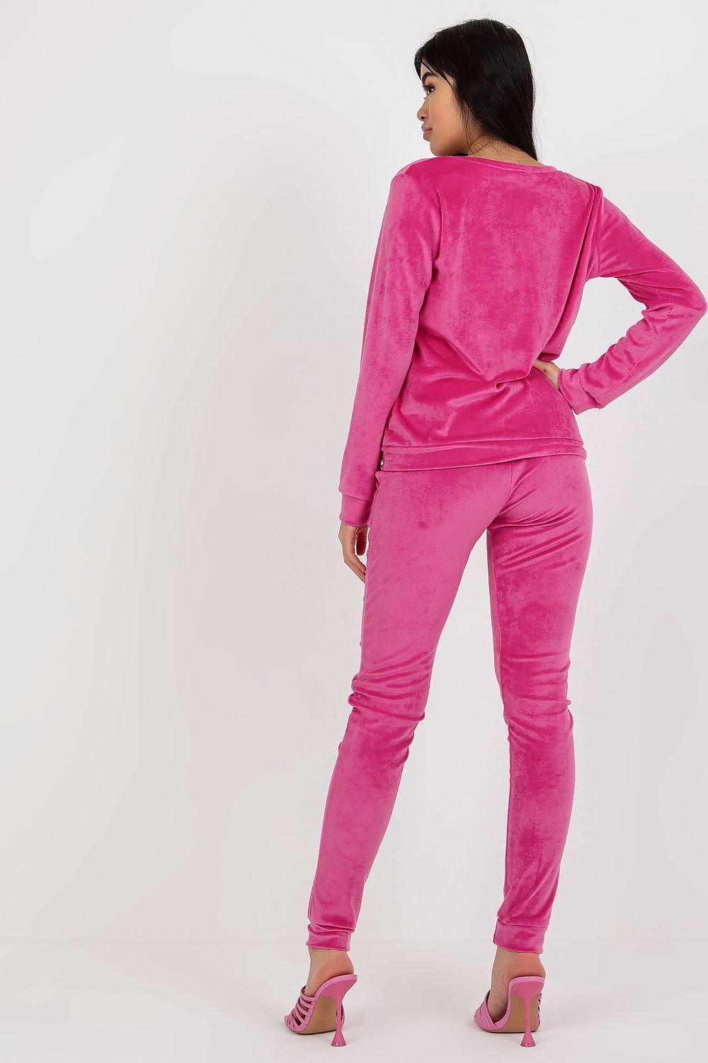 L`ensemble model 175106 Rue Paris