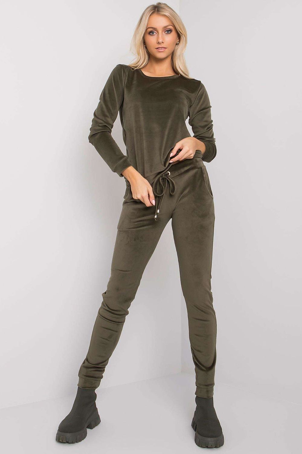 L`ensemble model 175107 Rue Paris