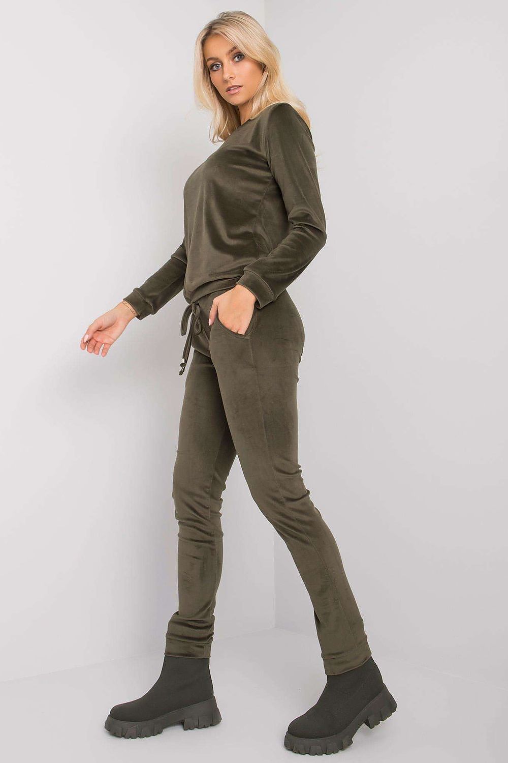 L`ensemble model 175107 Rue Paris