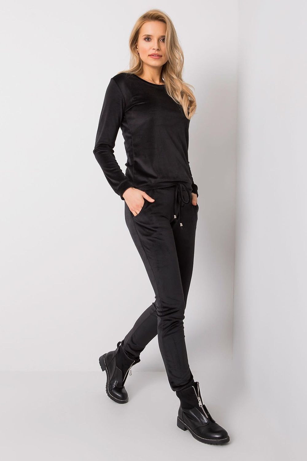 L`ensemble model 175110 Rue Paris