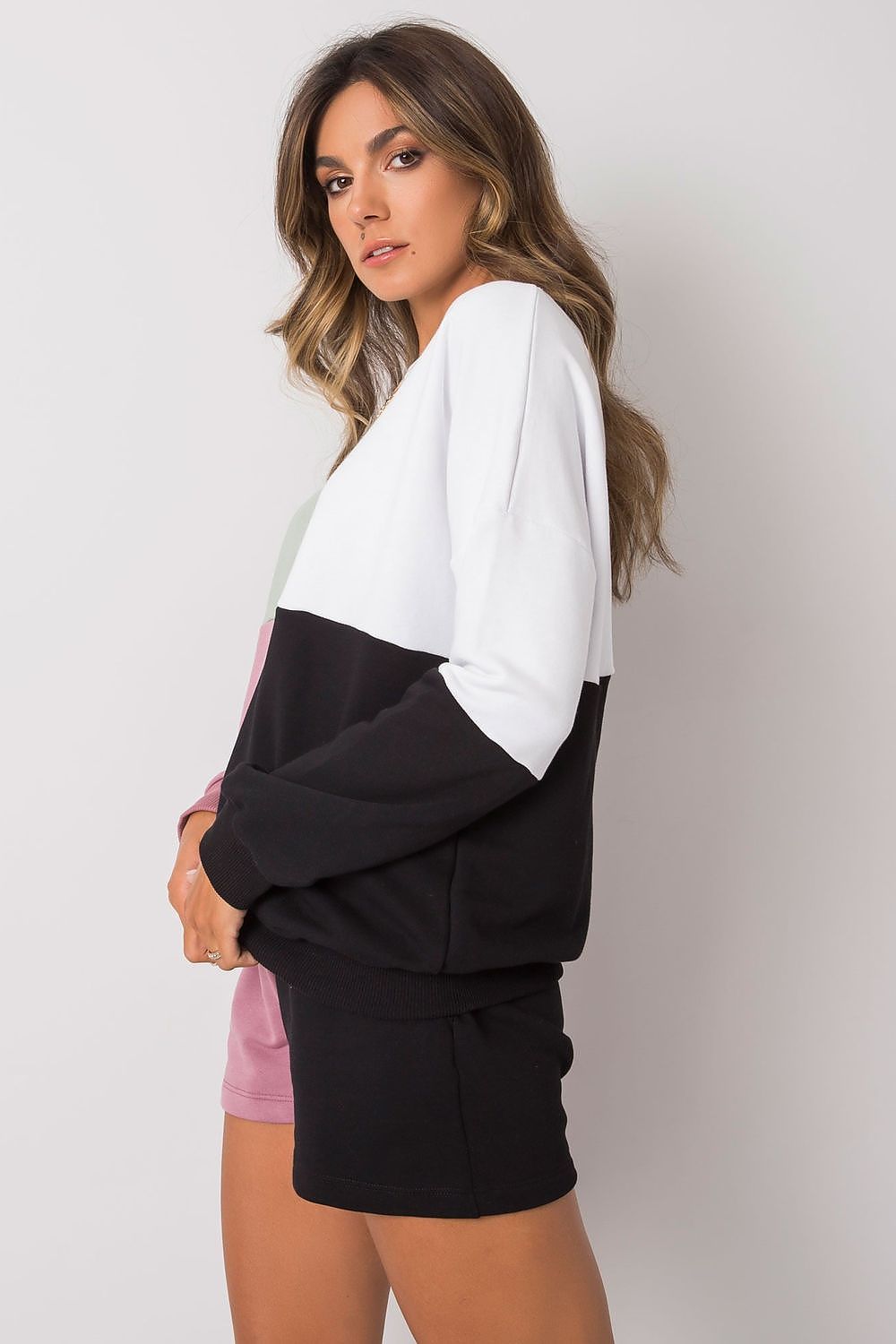 L`ensemble model 181366 Rue Paris