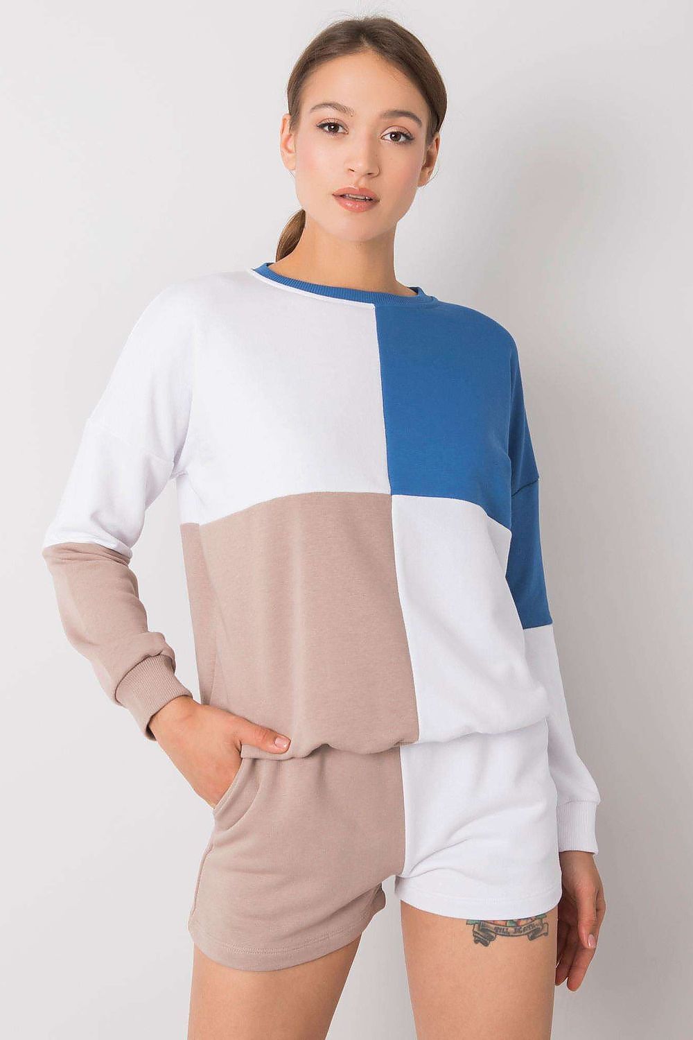 L`ensemble model 181367 Rue Paris