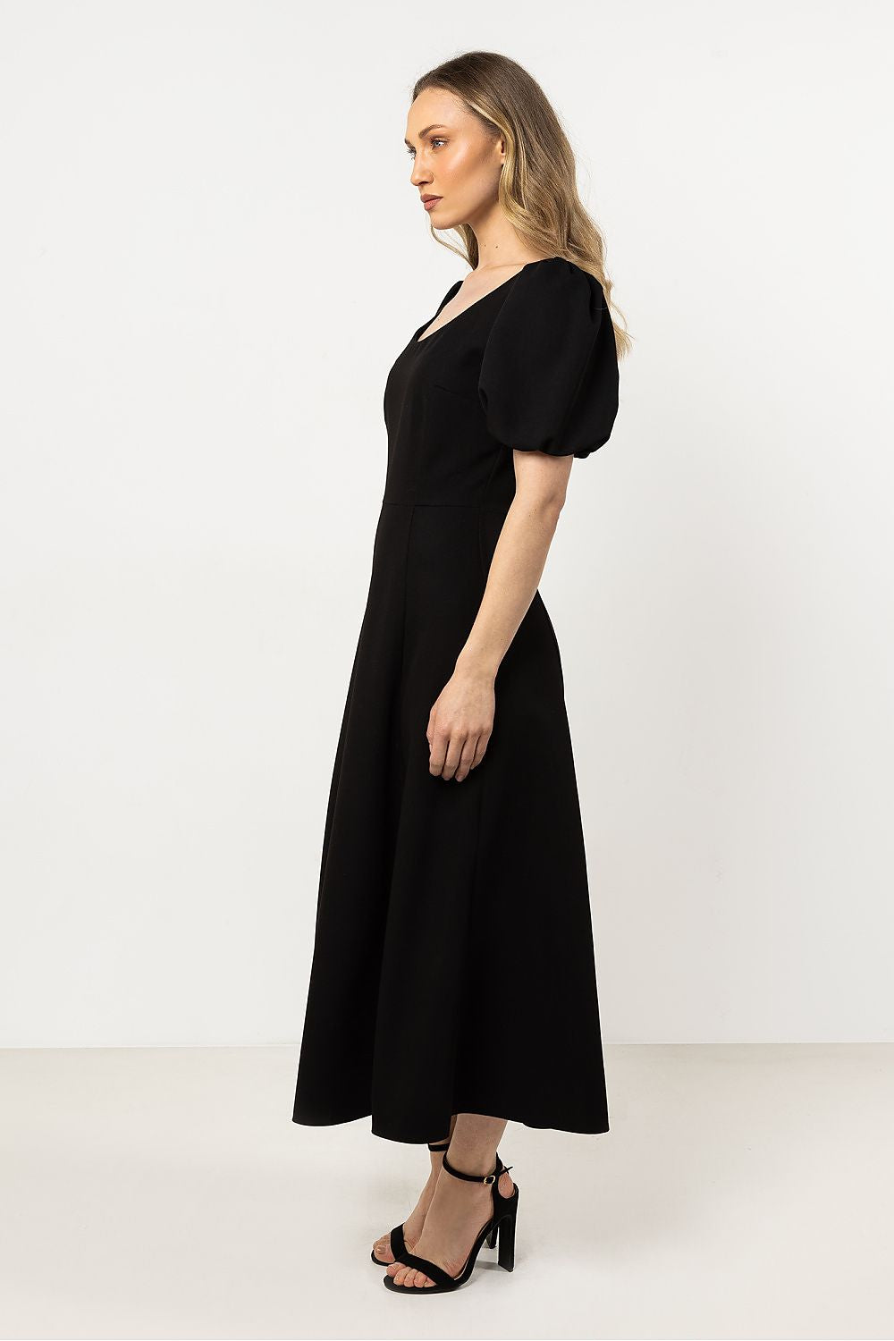  Robe de jour model 212236 awama 