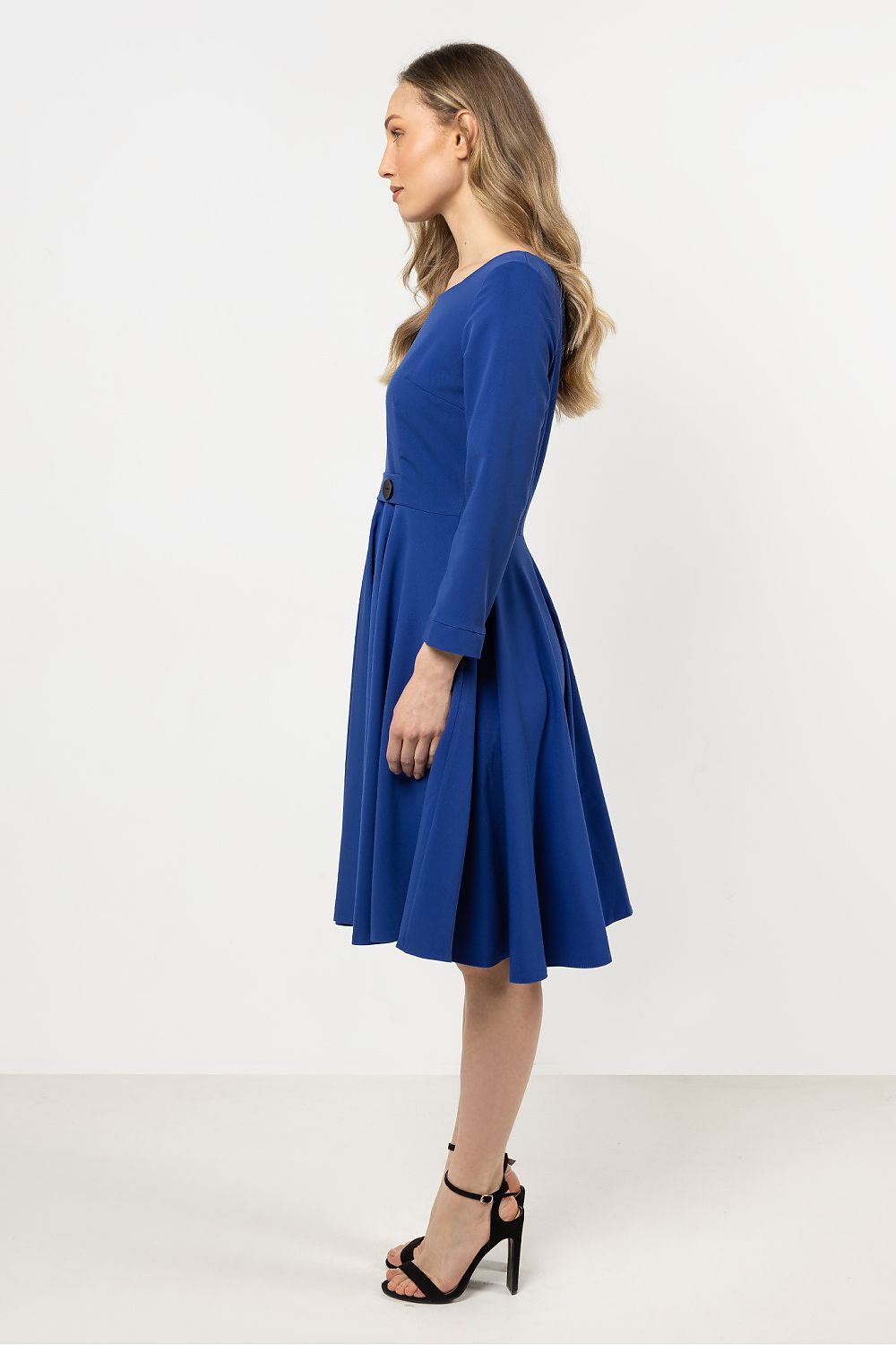  Robe de jour model 212241 awama 