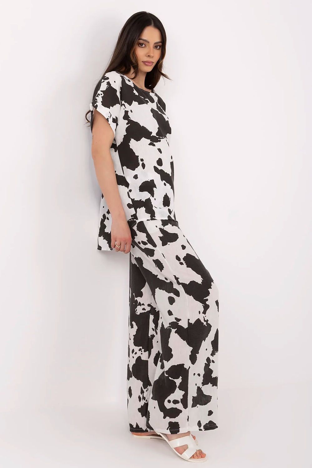  L`ensemble model 212519 Italy Moda 
