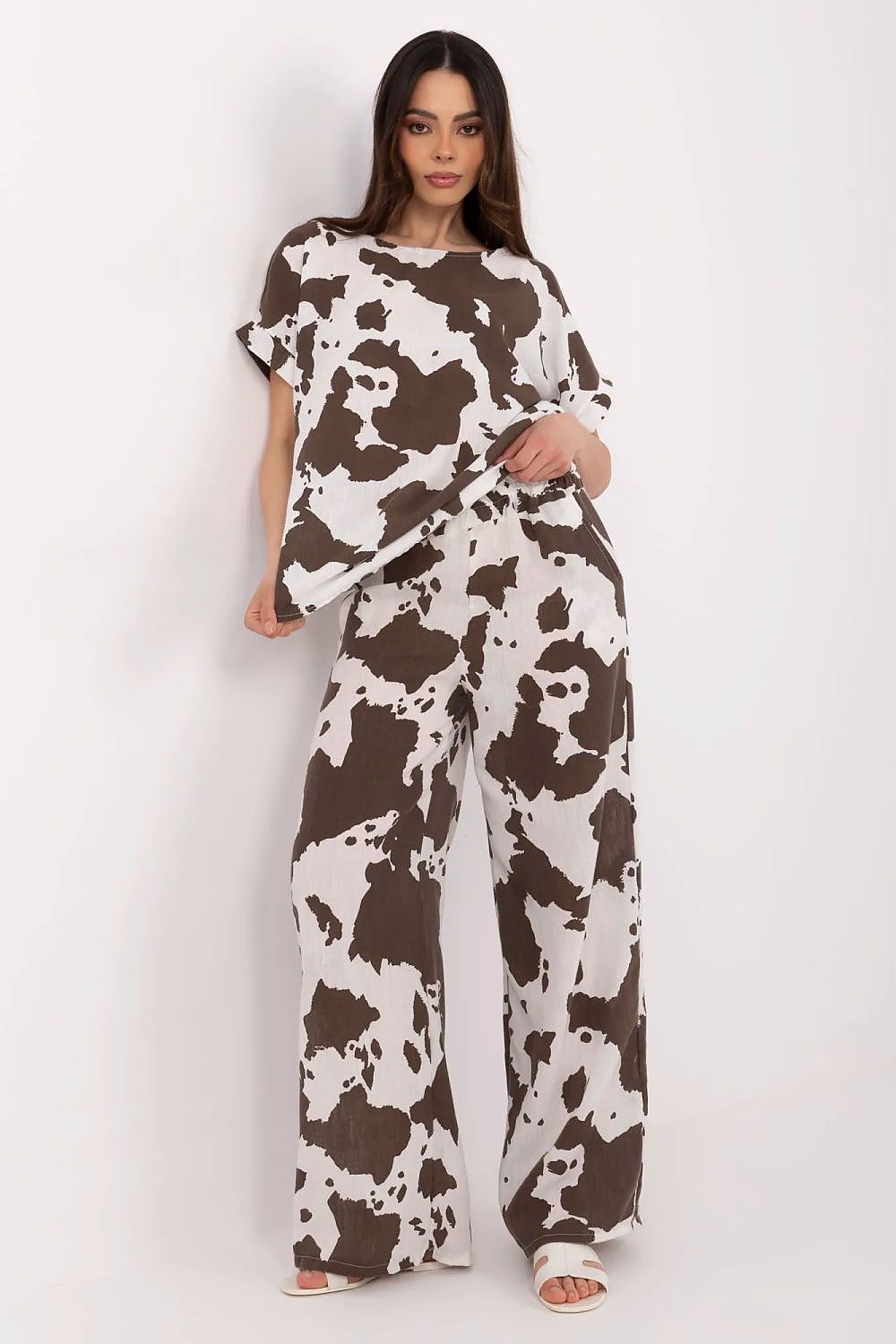 L`ensemble model 212520 Italy Moda 