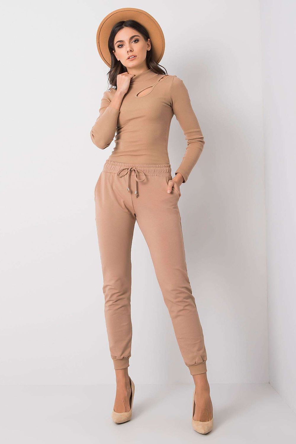  Pantalon survêtement model 161322 BFG 