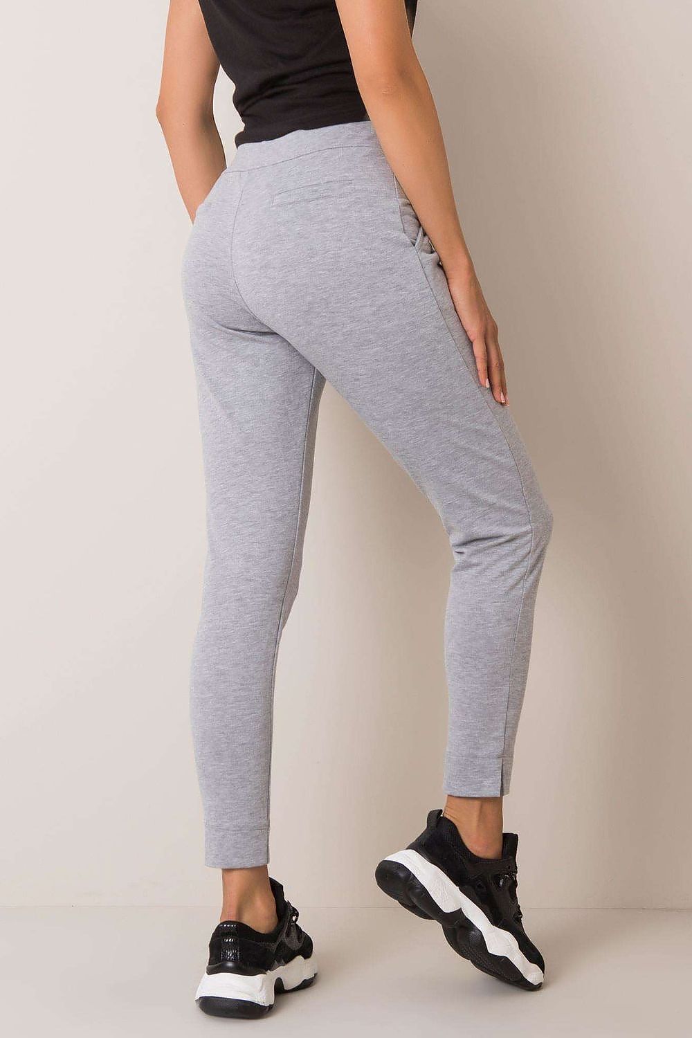  Pantalon survêtement model 166241 BFG 
