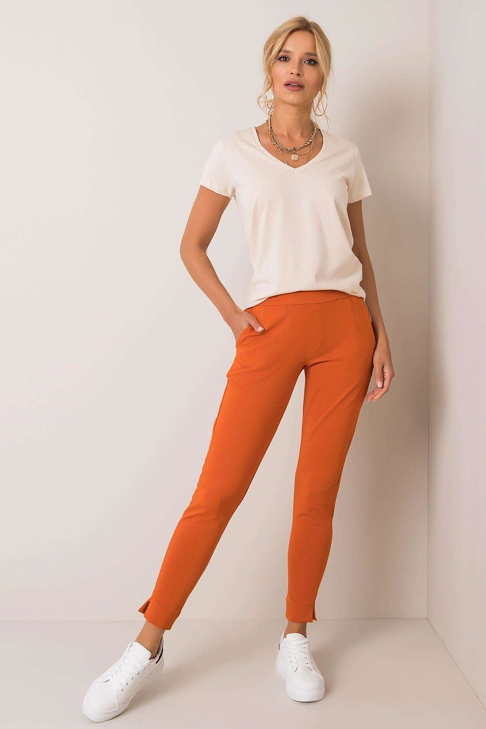  Pantalon survêtement model 166243 BFG 