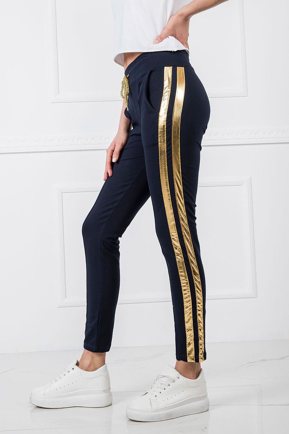  Pantalon survêtement model 166246 BFG 