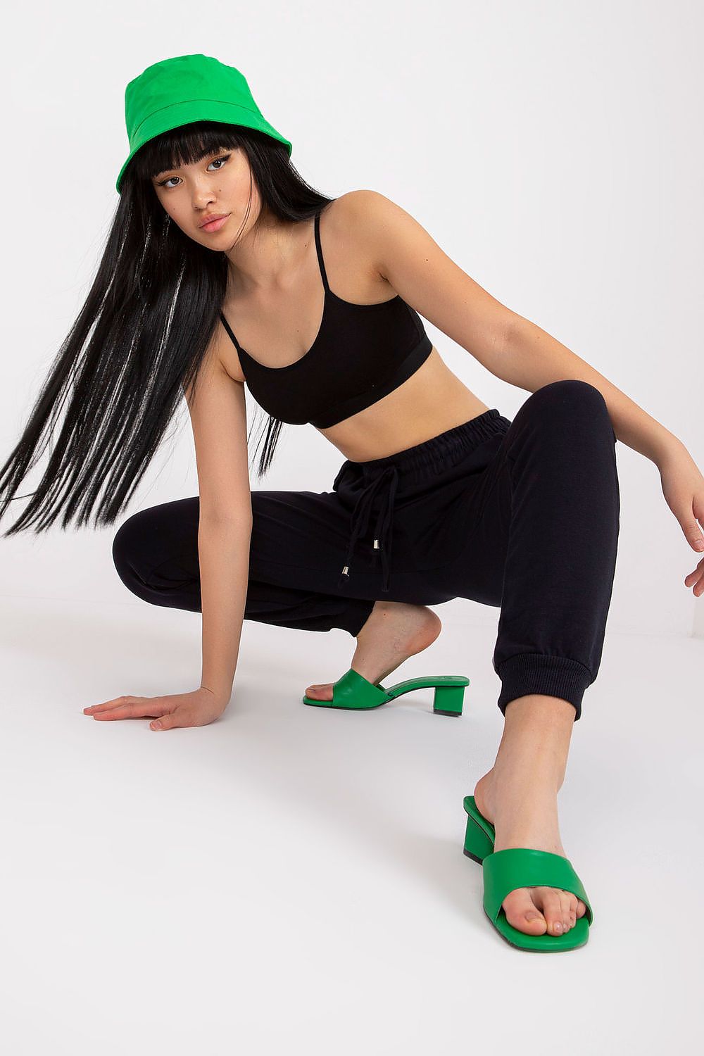  Pantalon survêtement model 167920 BFG 